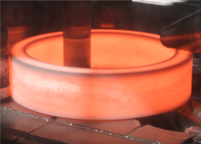 En laminée à chaud 42CrMo4 a forgé la vitesse Blnaks de traitement thermique des anneaux Q+T d'acier
