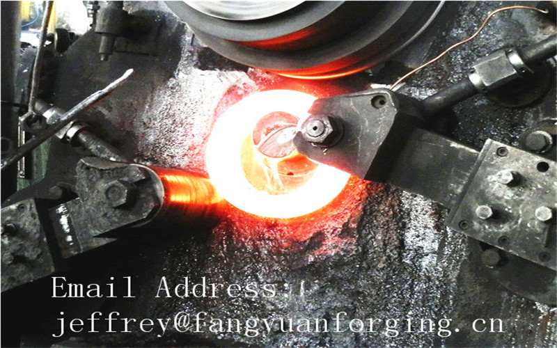 anneau d'axe de vitesse de pièces forgéees de l'acier 8822H allié pour rugueux forgé chaud de traitement thermique de réducteur de transmission usiné