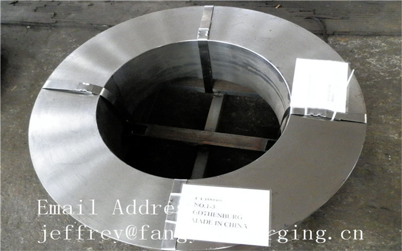 le cylindre de pièce forgéee de l'acier 13CrMo4-5 1,7335 allié gaine le tuyau forgé par acier d'en 10028-2